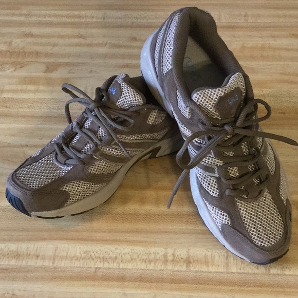 ryka sport walker 4